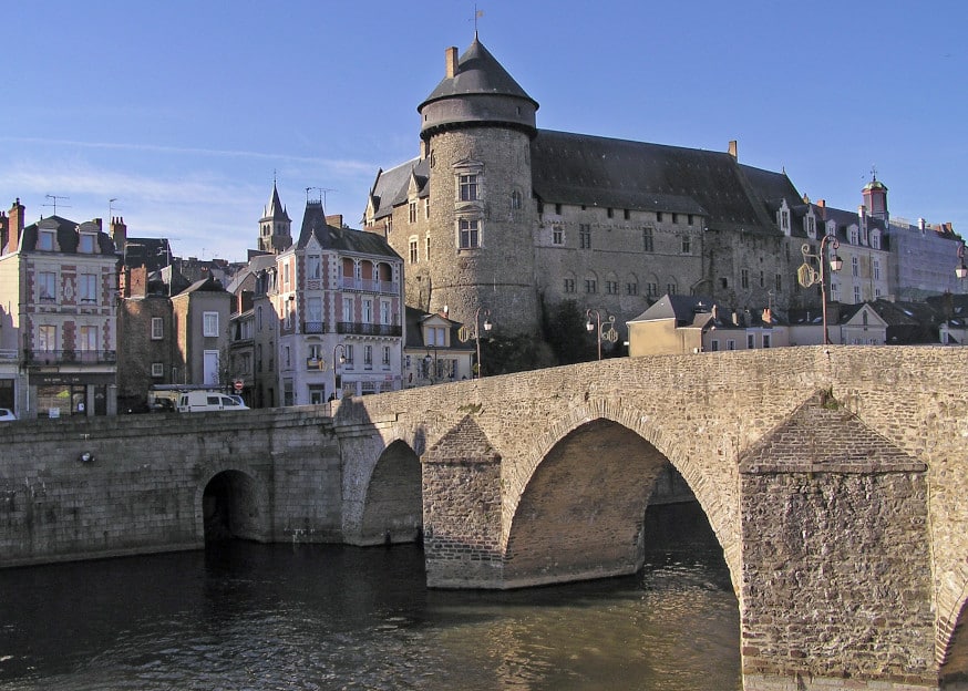 Visite de Laval : TradOnline au cœur du patrimoine mayennais